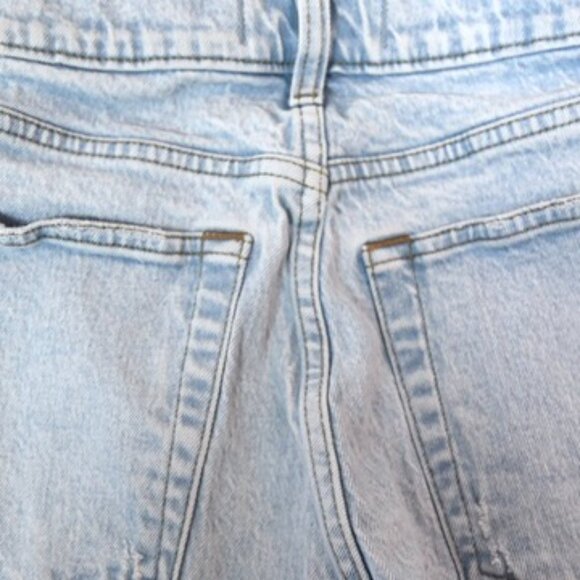 Abercrombie & Fitch Women's High Rise 90s Relaxed Jeans Light Wash 30 / 10 R - Picture 4 of 9